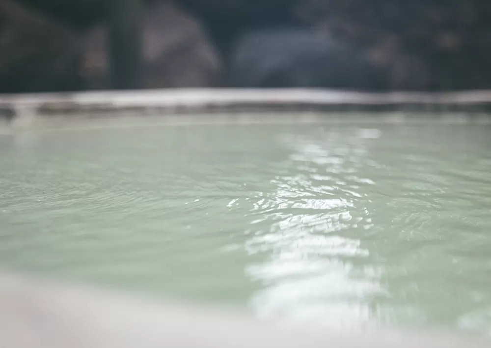 無料貸し切り温泉「湖月の湯」