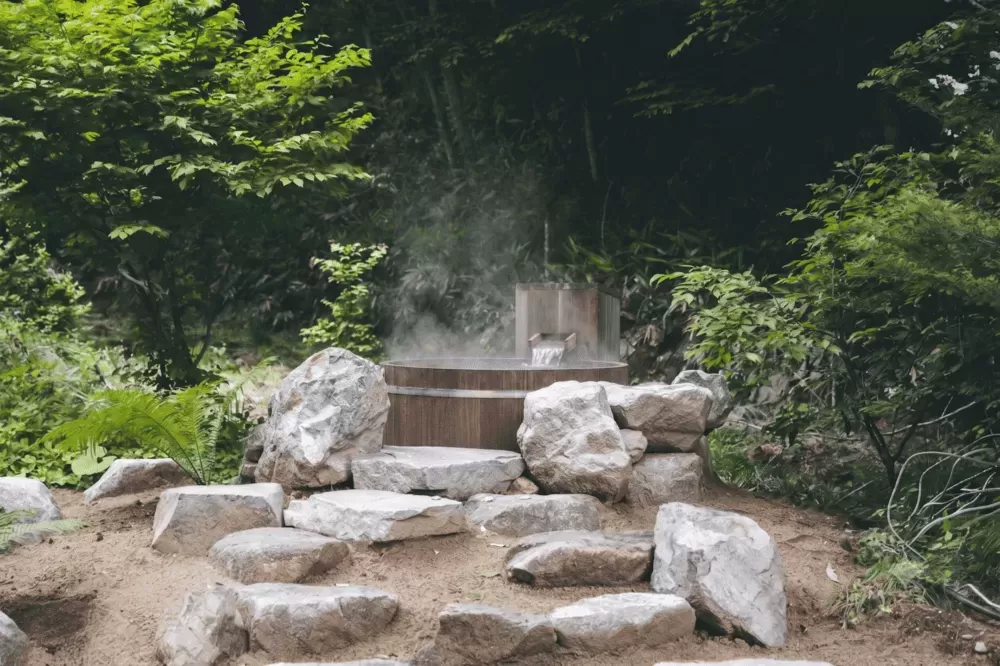 Forest Side / 温泉露天風呂付き